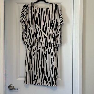 LYSESPENARD Dress Blouson Black White Geometric Gathered Shoulder Sz M